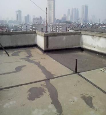 自贡漏水维修 楼顶漏水是什么原因，楼顶漏水维修方法是什么?